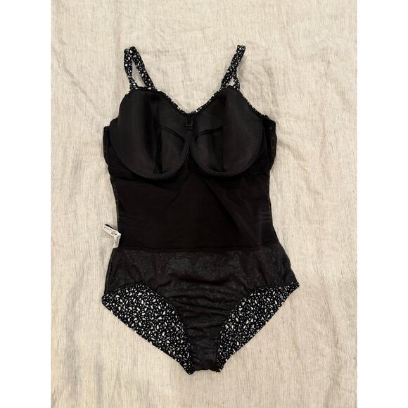 Profile by Gottex Black & White One-Piece Swimsuit - Size 16D - Picture 3 of 7